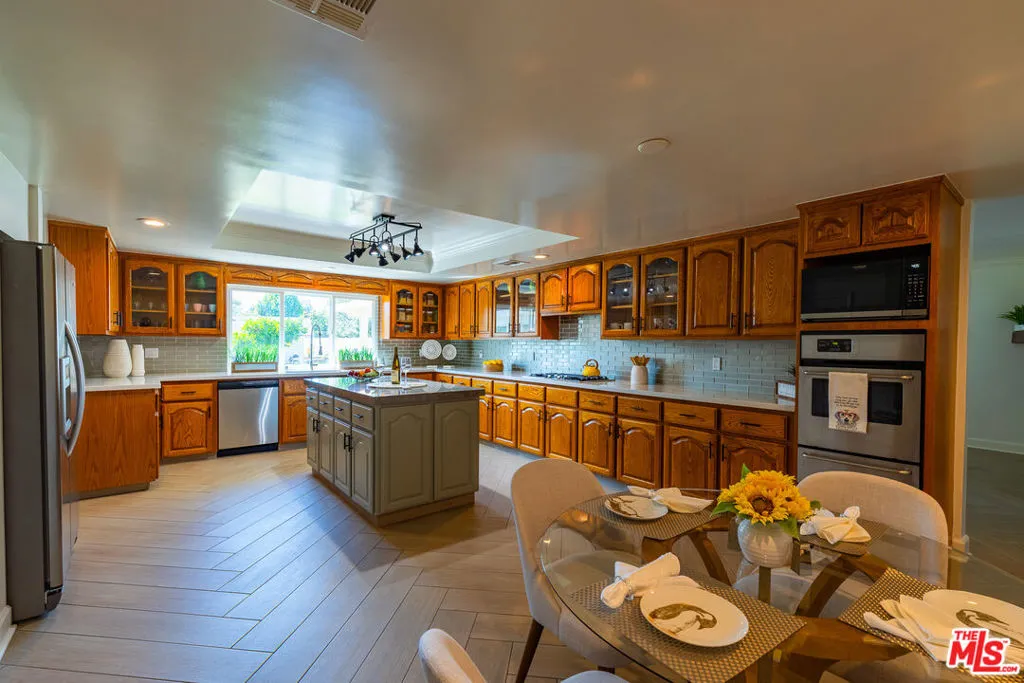 1 Saddlehorn Lane, Rolling Hills Estates, California 90274 home-pic-8